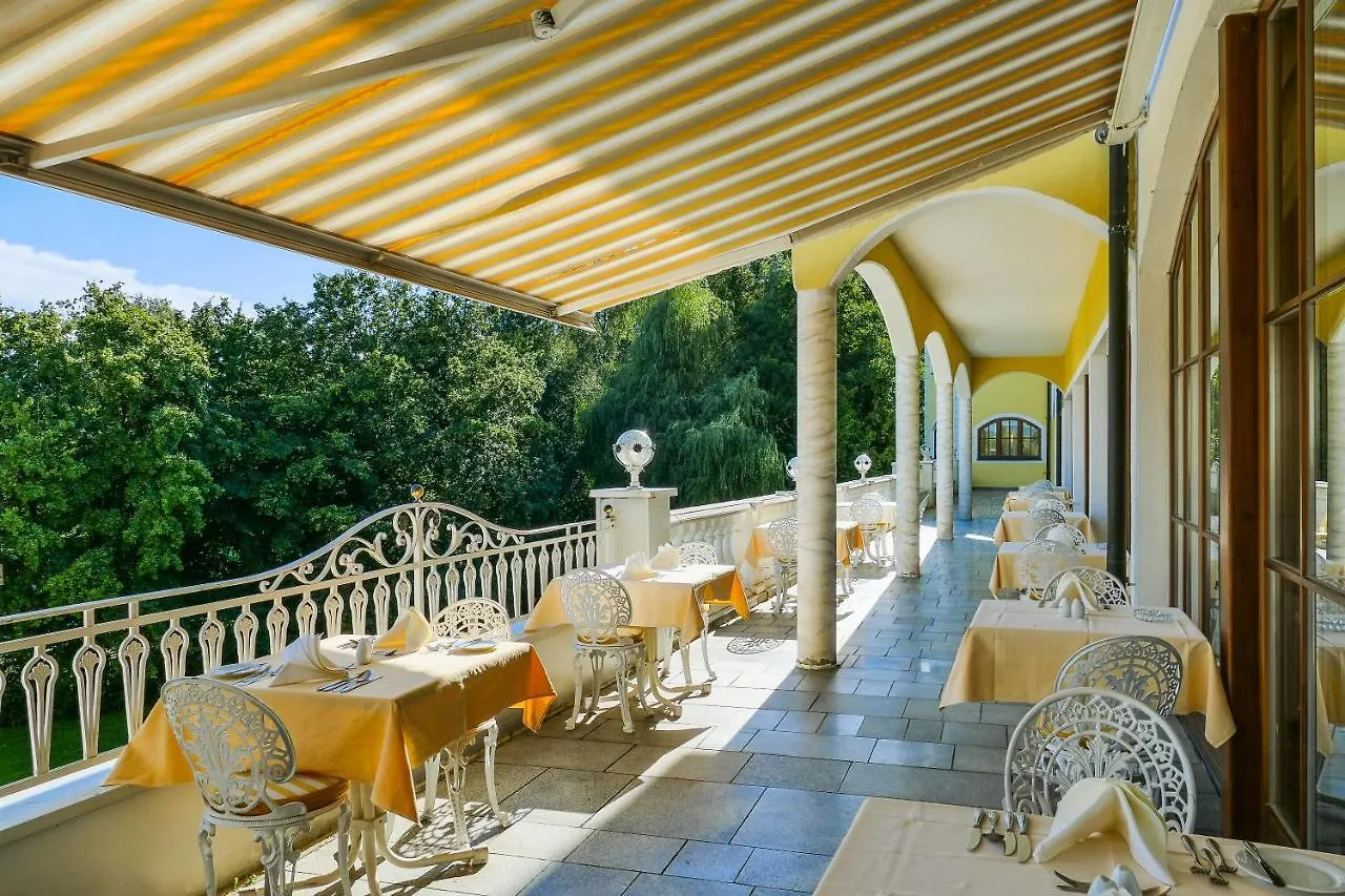 Wellnesshotel Parkschloessl Zu Thyrnau 
