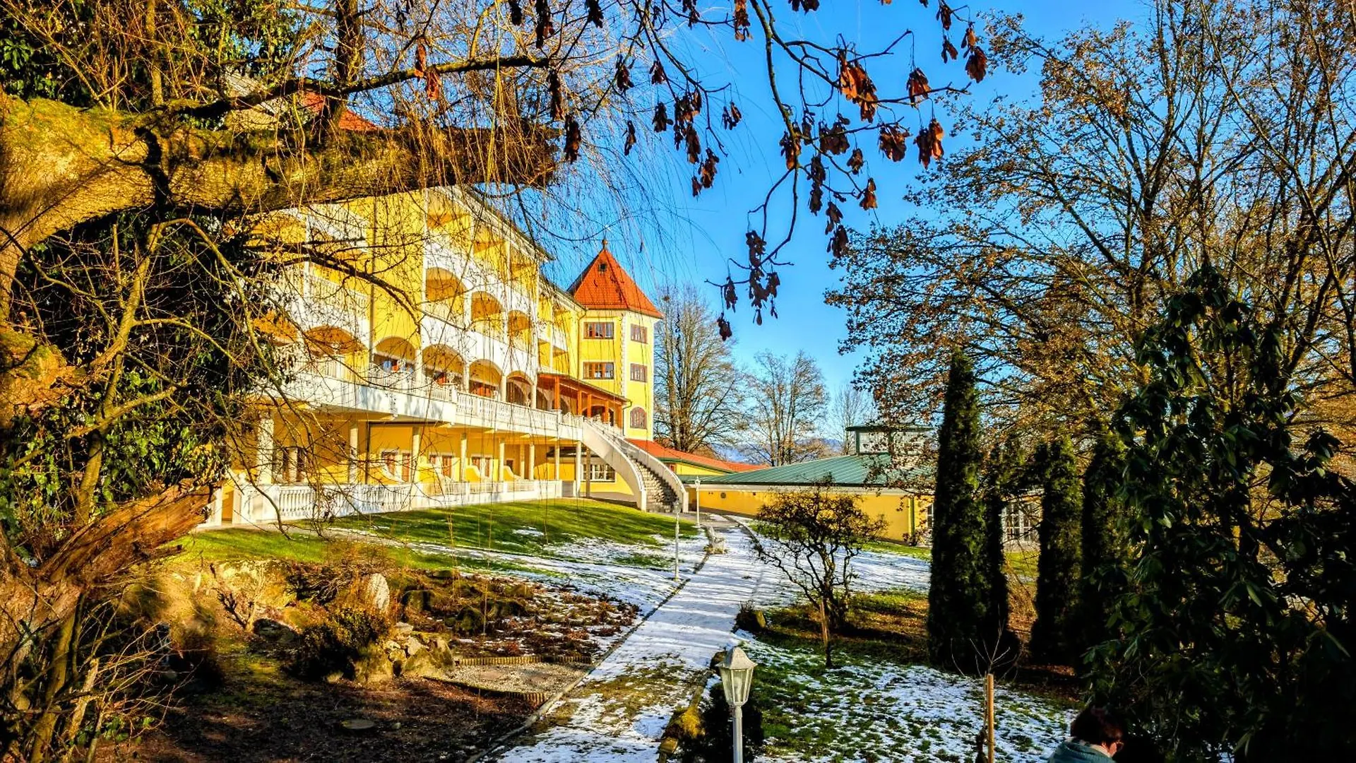 **** Hotel Wellnesshotel Parkschloessl Zu Thyrnau 